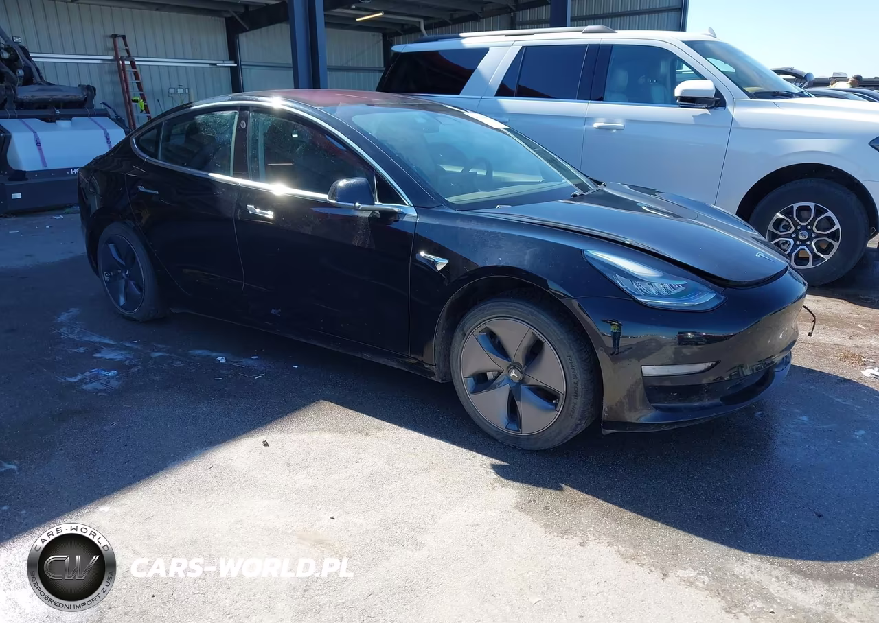 2018 Tesla Model 3 Long Range-Mid Range – zdjęcie 1 z 17