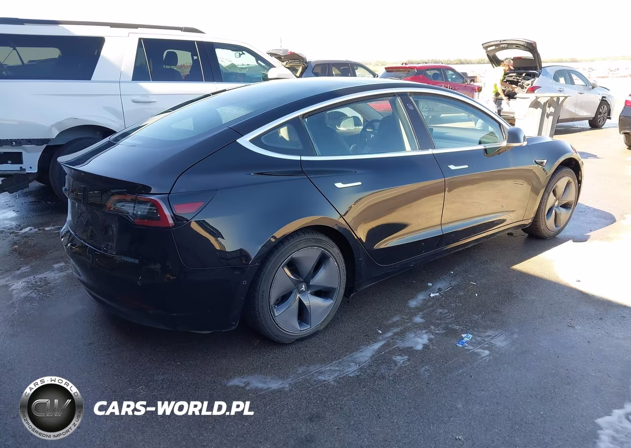 2018 Tesla Model 3 Long Range-Mid Range VIN:5YJ3E1EA8JF003950 - 4