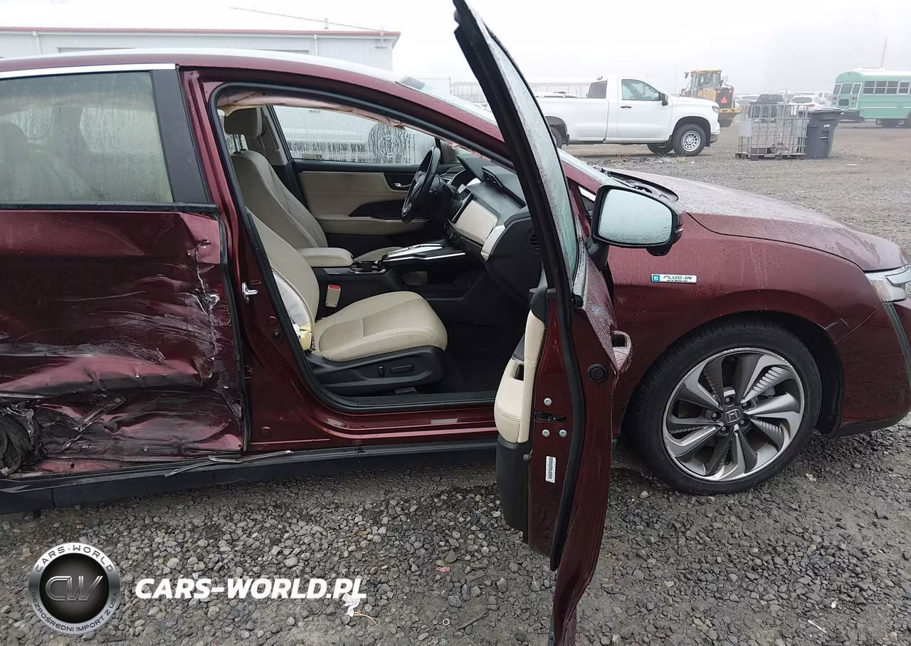 2018 Honda Clarity Plug-In Hybrid Touring VIN:JHMZC5F36JC019843 - 5