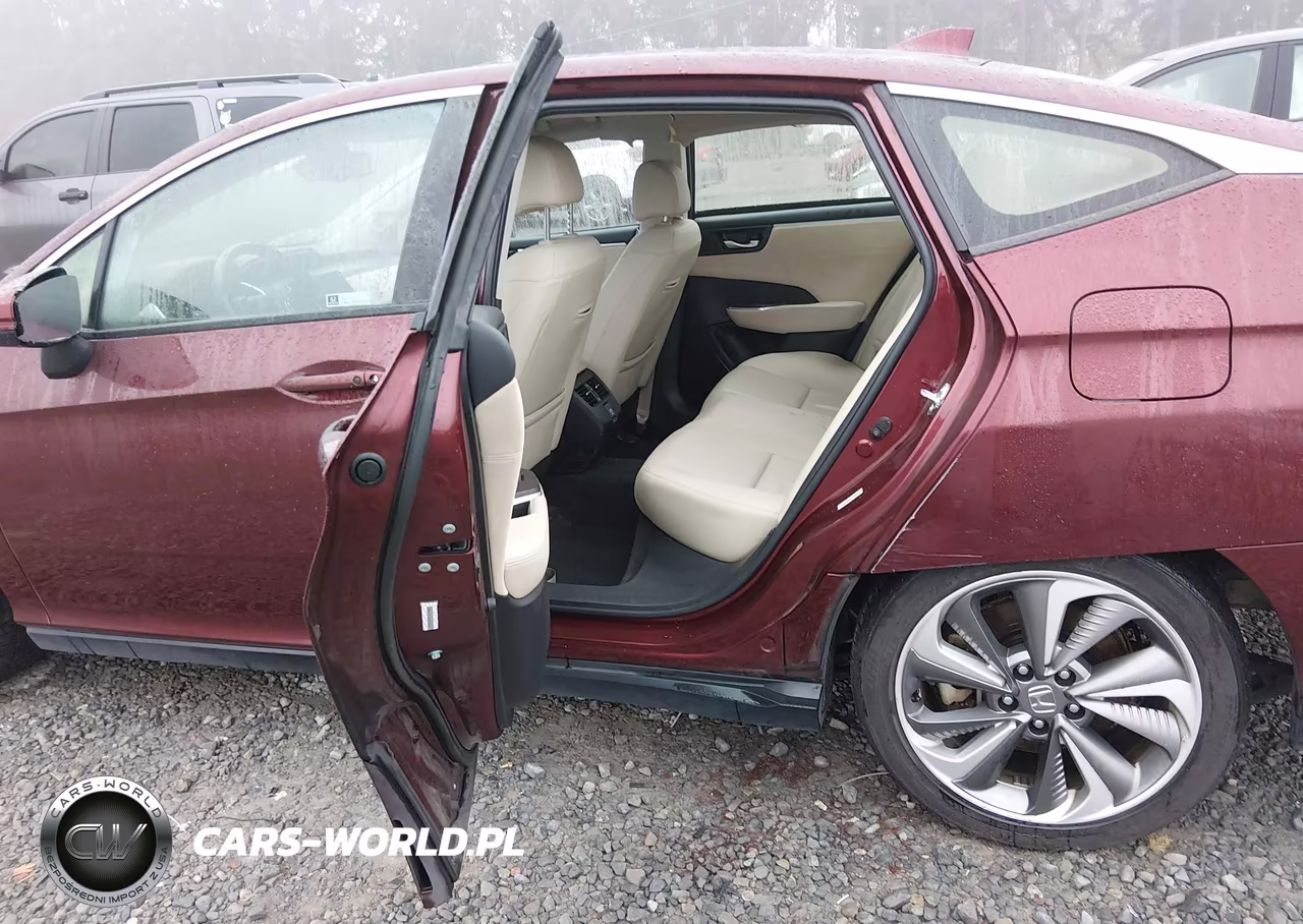 2018 Honda Clarity Plug-In Hybrid Touring VIN:JHMZC5F36JC019843 - 8