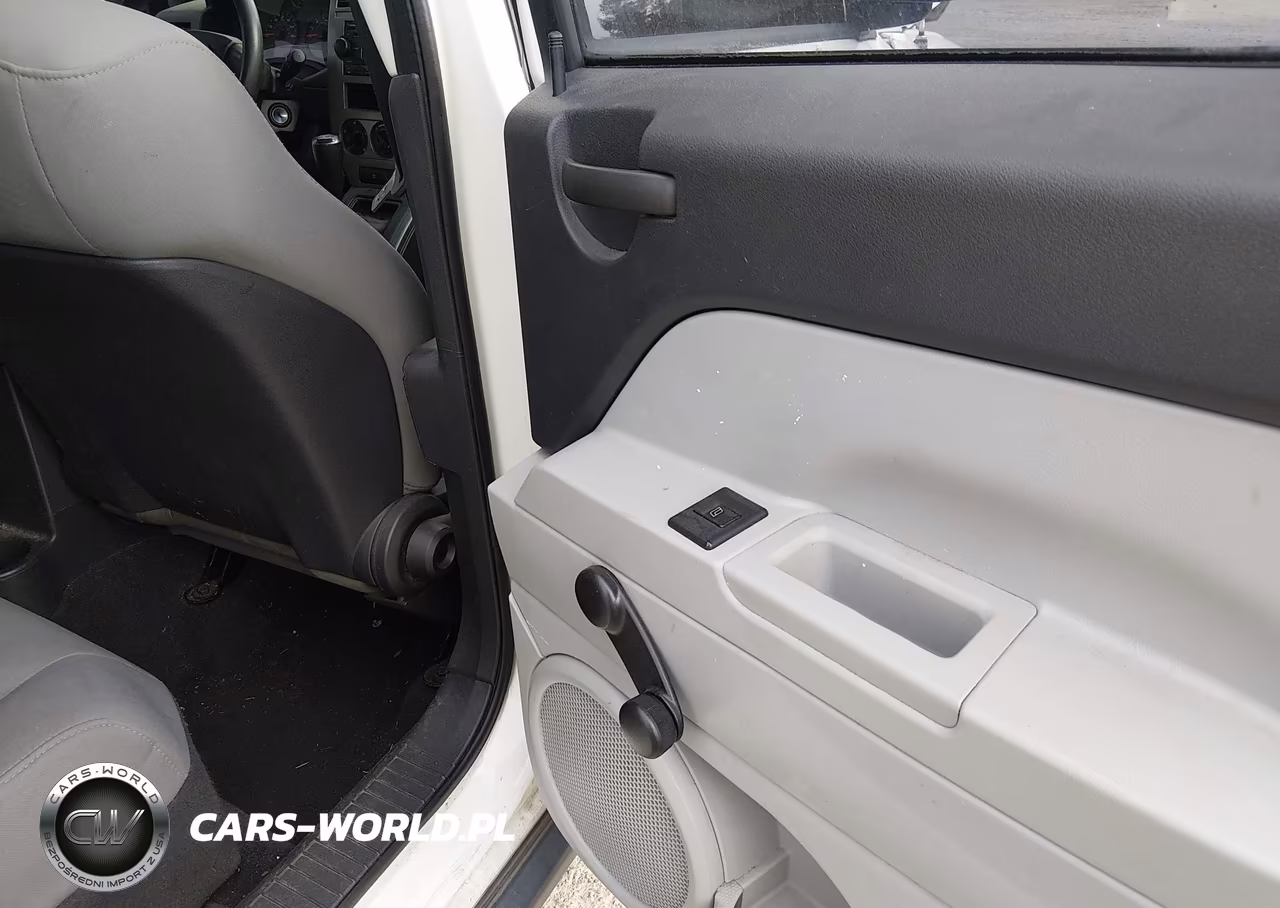 2007 Jeep Compass Sport VIN:1J8FT47W07D428908 - 12
