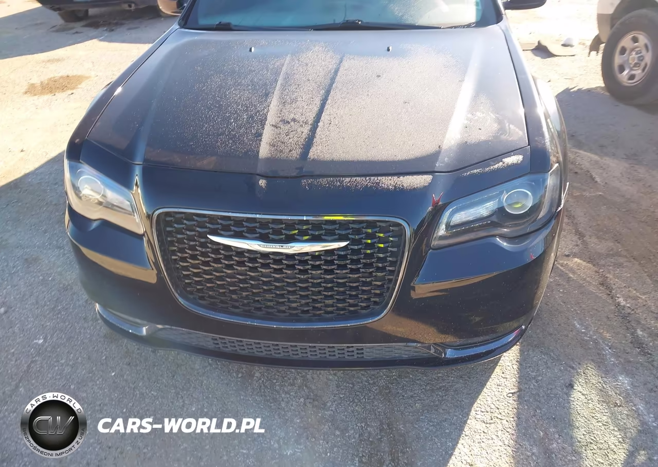 2018 Chrysler 300 300S VIN:2C3CCABG6JH314161 - 11