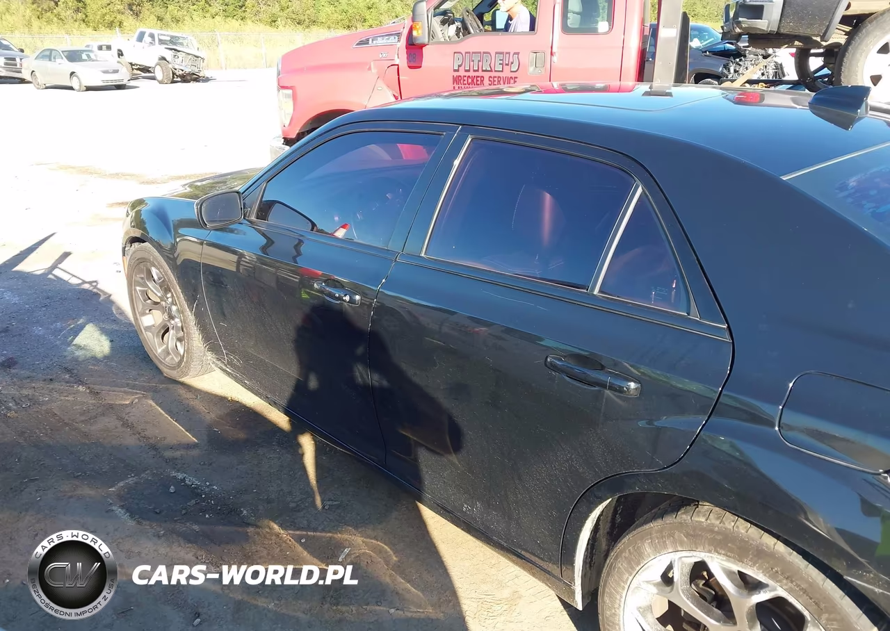 2018 Chrysler 300 300S VIN:2C3CCABG6JH314161 - 13