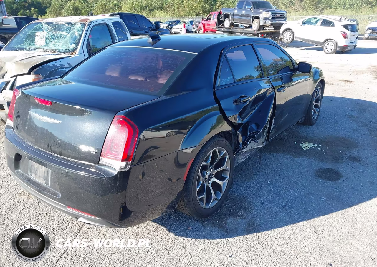2018 Chrysler 300 300S VIN:2C3CCABG6JH314161 - 4