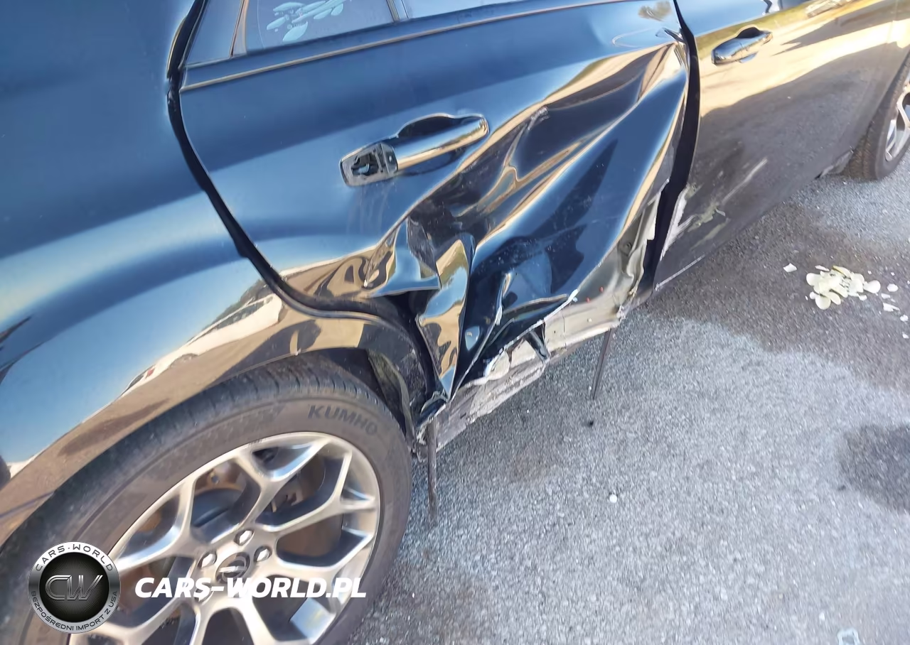 2018 Chrysler 300 300S VIN:2C3CCABG6JH314161 - 6