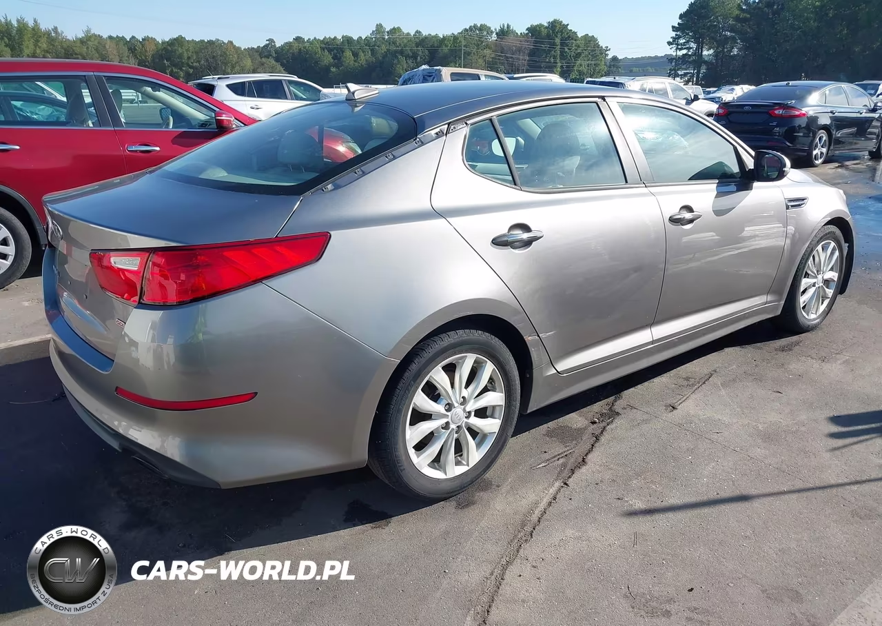 2015 Kia Optima Lx VIN:5XXGM4A73FG499146 - 4