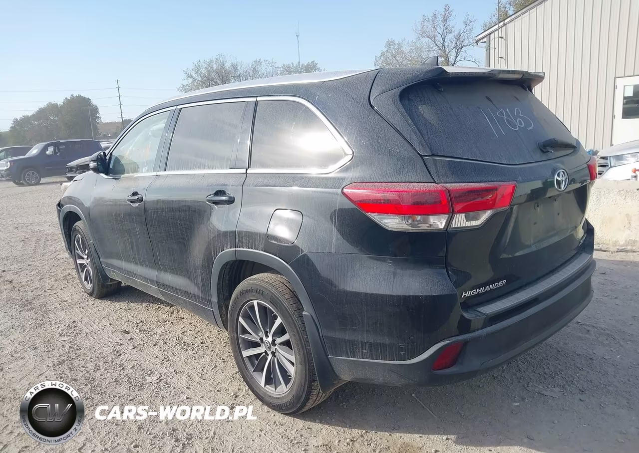 2017 Toyota Highlander Xle VIN:5TDJZRFH6HS511863 - 3