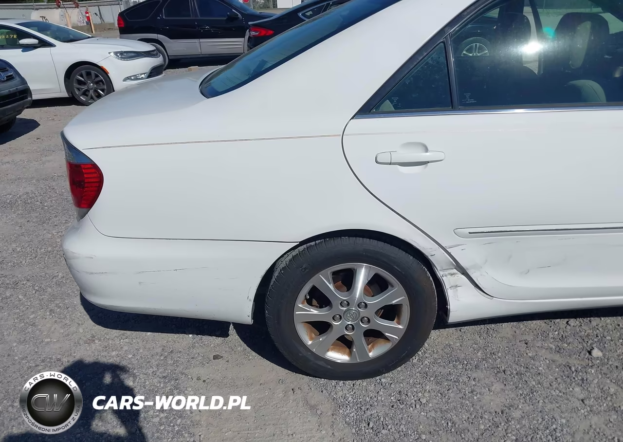 2005 Toyota Camry Xle VIN:4T1BE30K15U601989 - 13