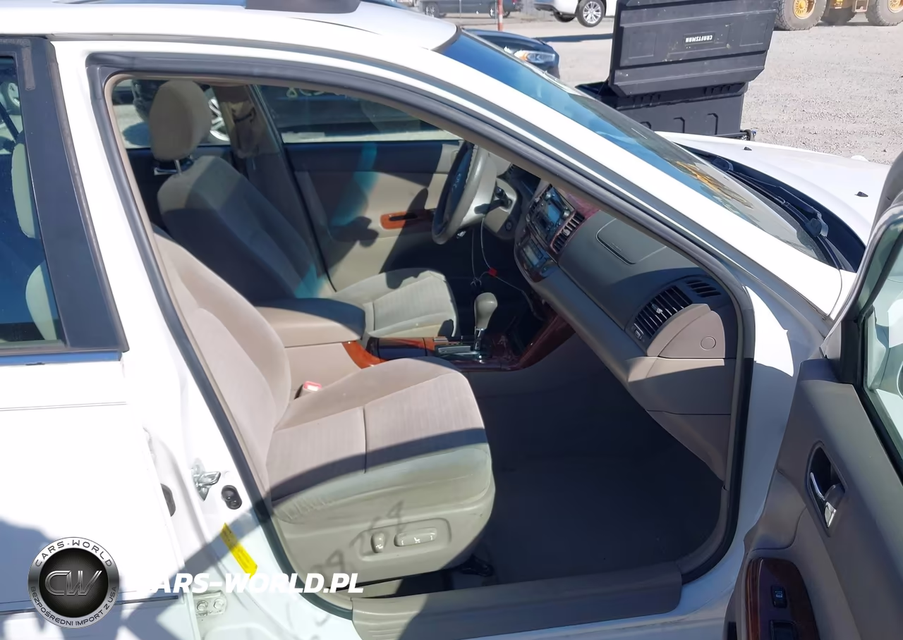 2005 Toyota Camry Xle VIN:4T1BE30K15U601989 - 5