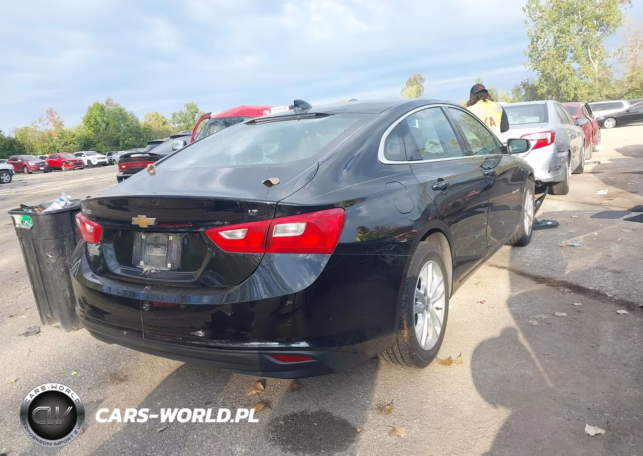 2018 Chevrolet Malibu Lt VIN:1G1ZD5ST0JF220942 - 4