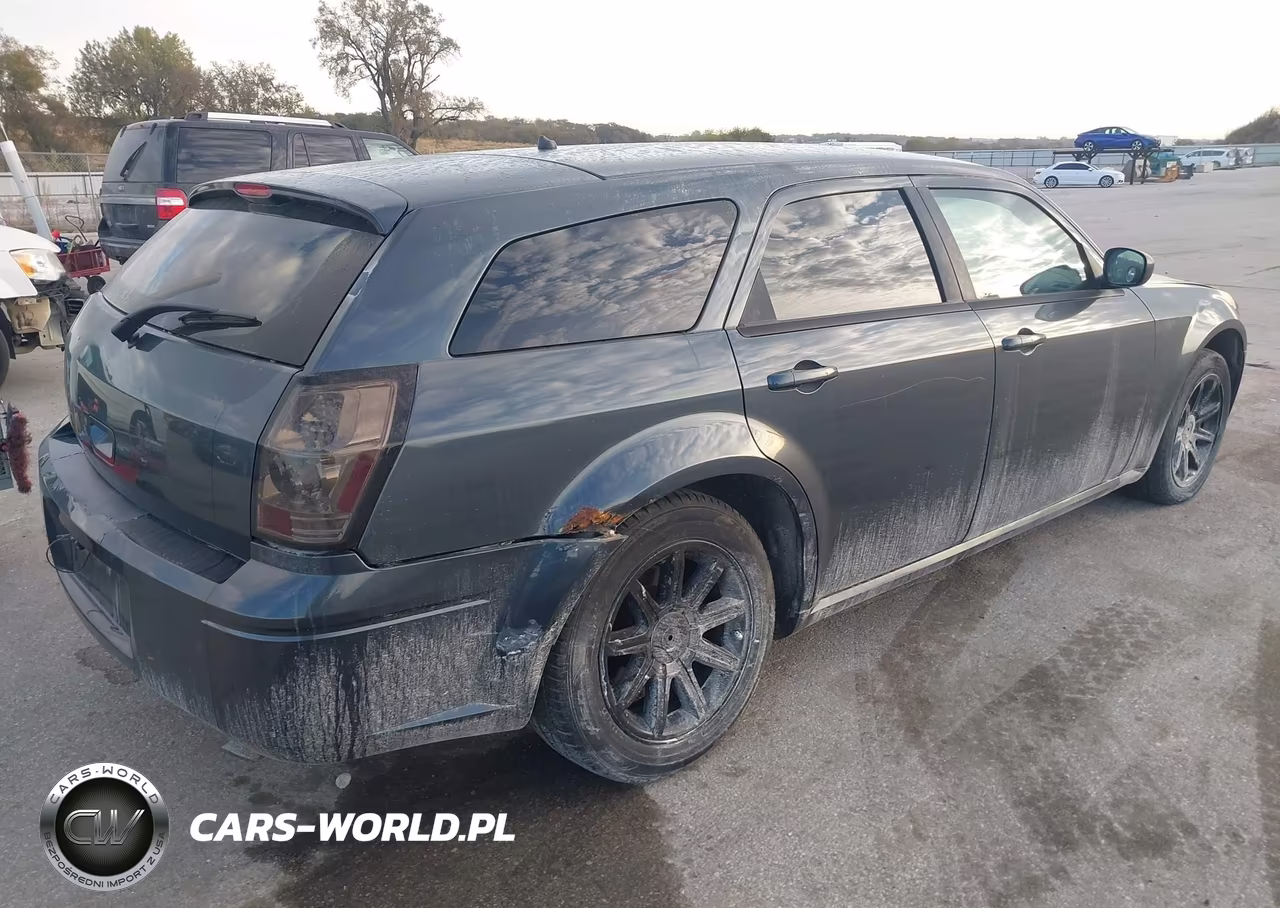2008 Dodge Magnum VIN:2D4FV47TX8H213132 - 4