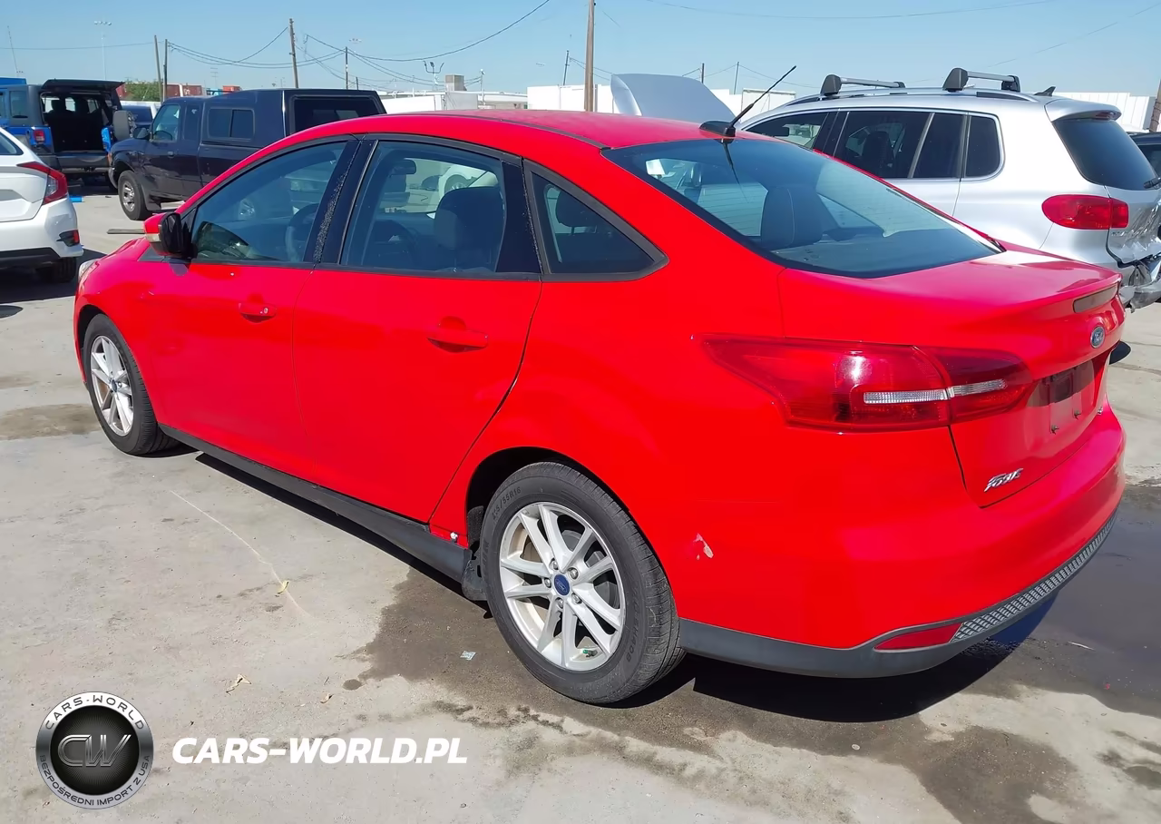2017 Ford Focus Se VIN:1FADP3F20HL304341 - 3