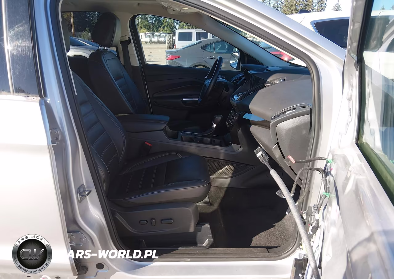 2017 Ford Escape Titanium VIN:1FMCU9J97HUA51207 - 5