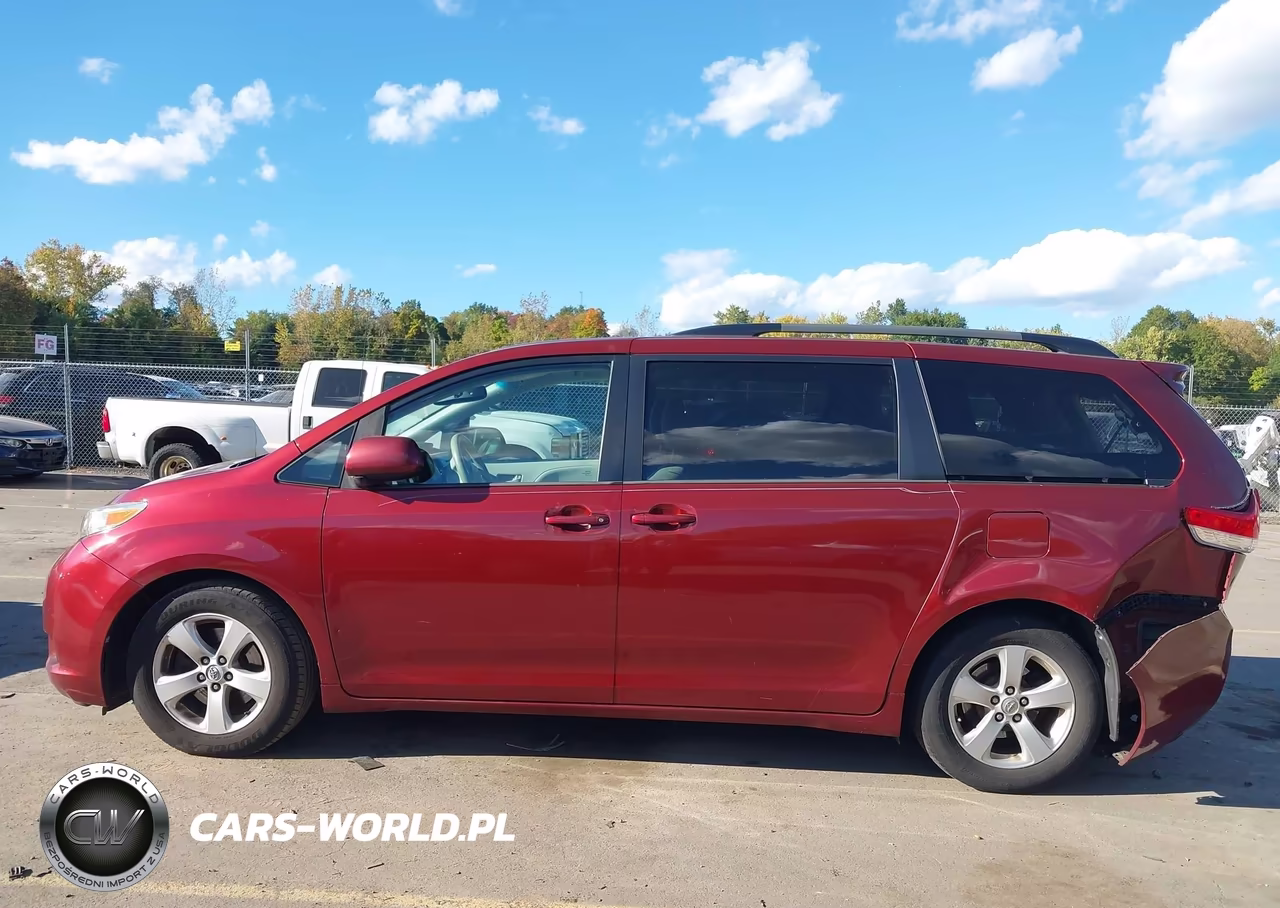 2014 Toyota Sienna Le V6 8 Passenger VIN:5TDKK3DC2ES519547 - 14