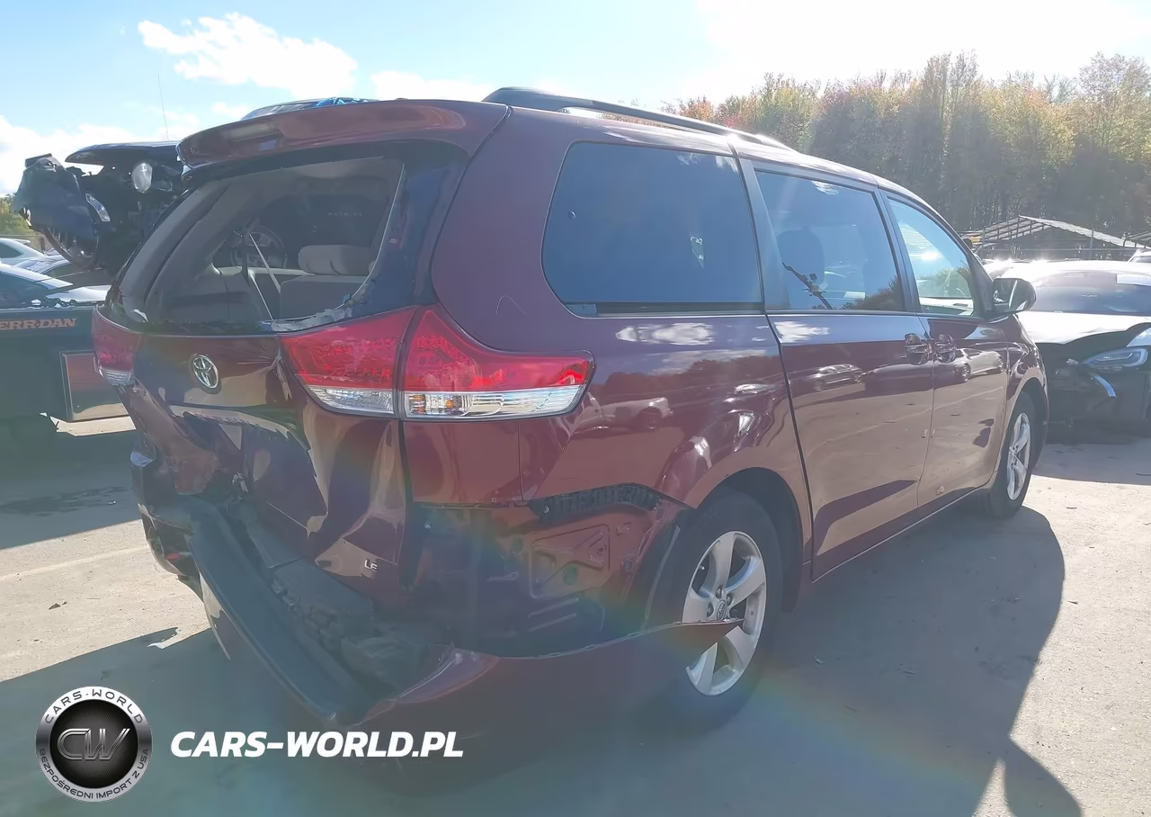 2014 Toyota Sienna Le V6 8 Passenger VIN:5TDKK3DC2ES519547 - 4