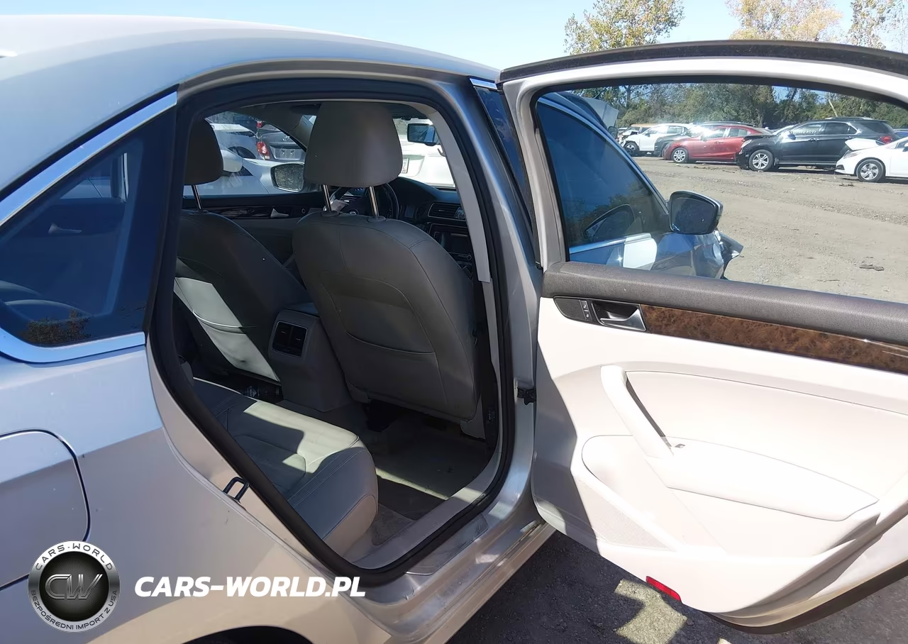 2014 Volkswagen Passat 2.0L Tdi Sel Premium VIN:1VWCN7A37EC056455 - 8