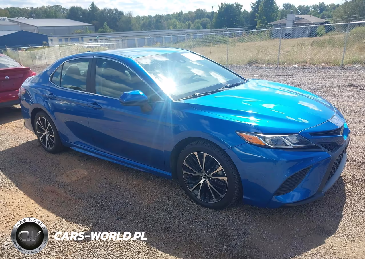 2020 Toyota Camry Se VIN:4T1G11AK3LU332833 - 1