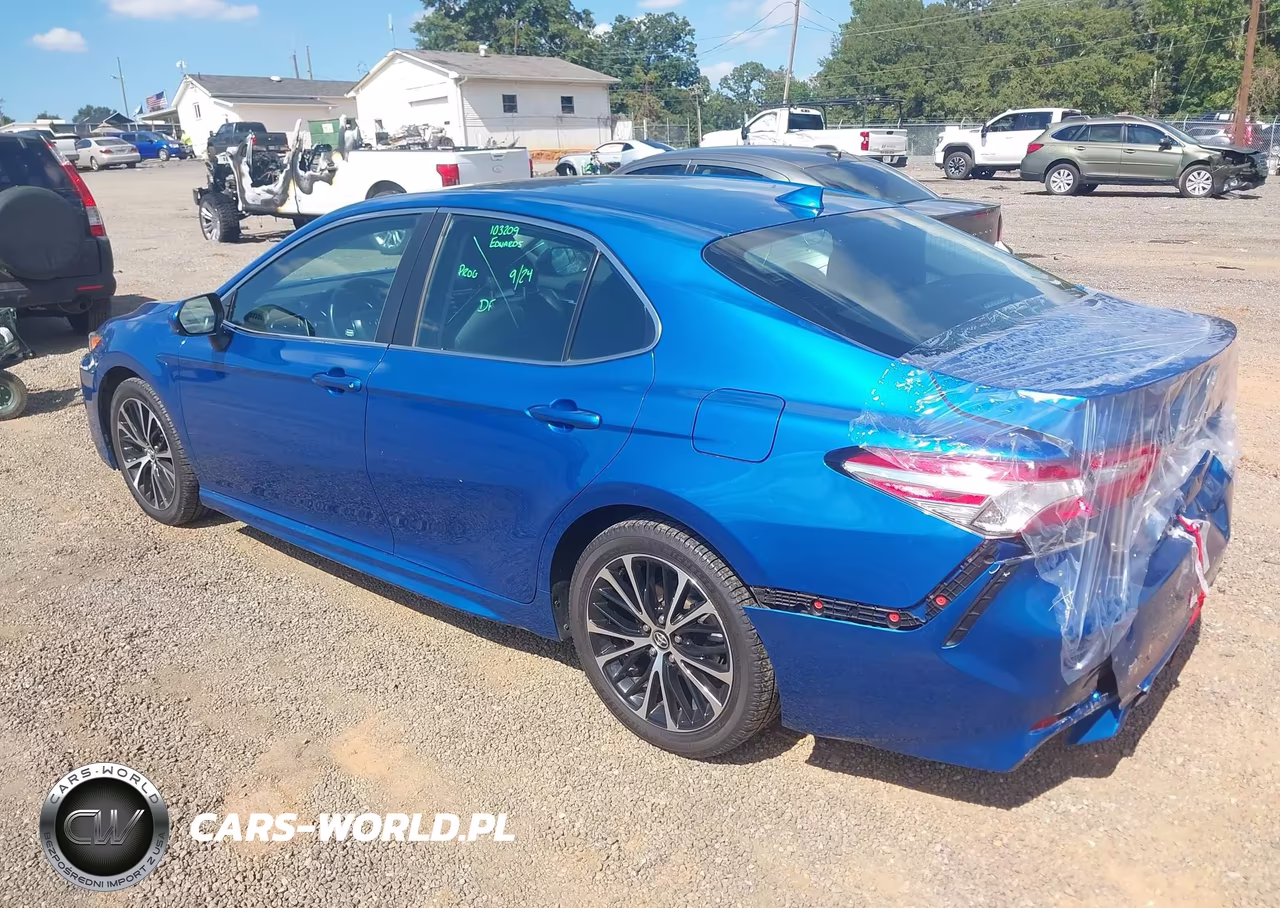 2020 Toyota Camry Se VIN:4T1G11AK3LU332833 - 3