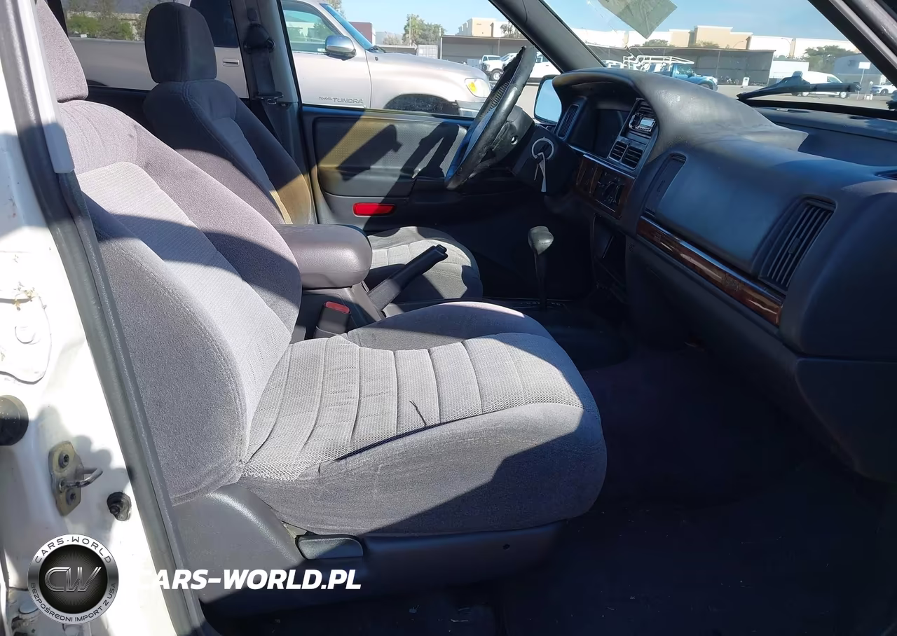 1996 Jeep Grand Cherokee Laredo VIN:1J4FX58SXTC160795 - 5