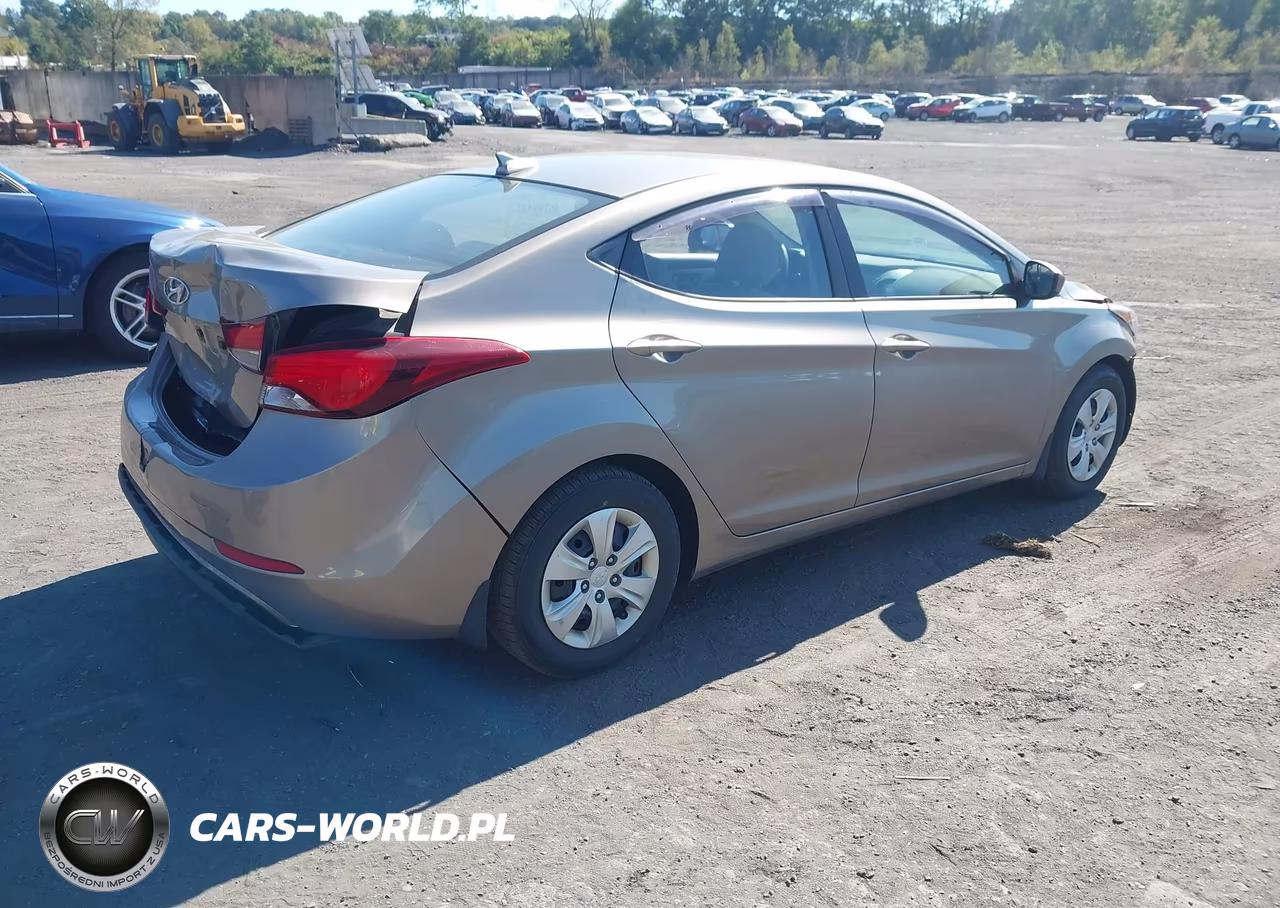 2016 Hyundai Elantra Gl VIN:5NPDH4AE2GH719484 - 4