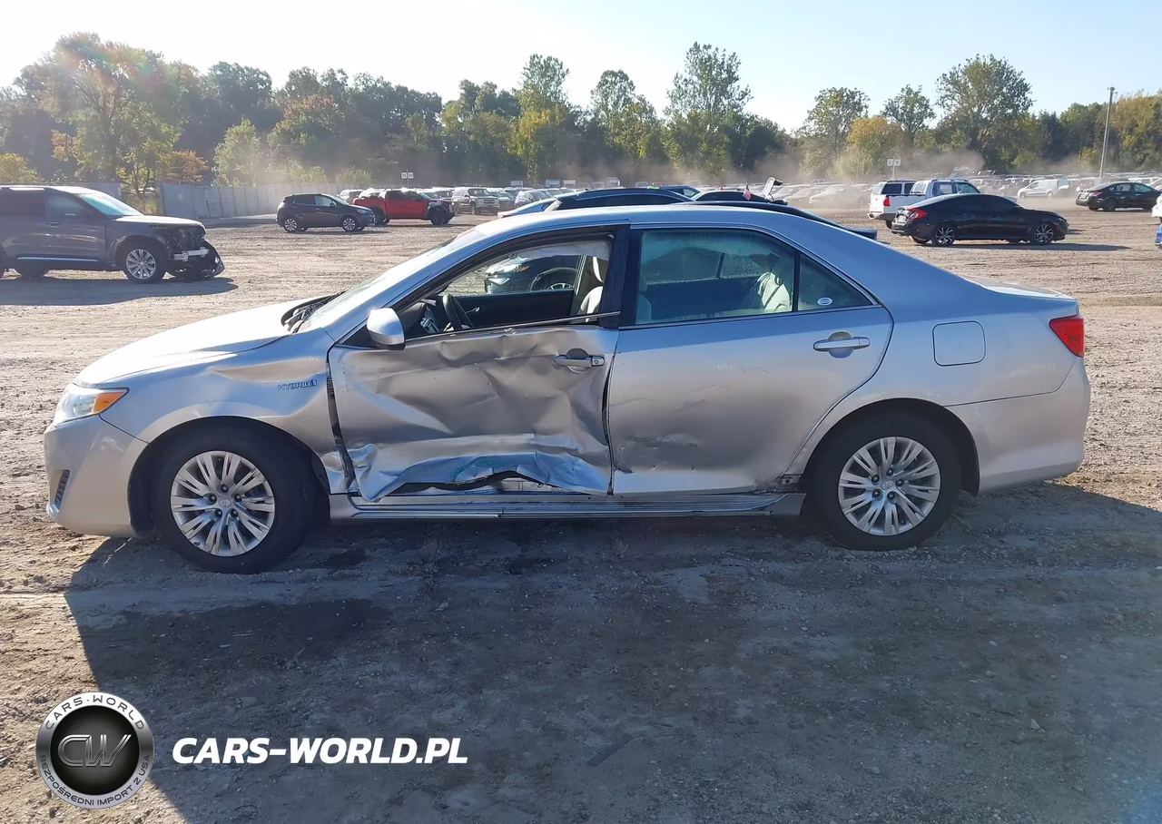 2014 Toyota Camry Hybrid Le VIN:4T1BD1FK6EU109618 - 14