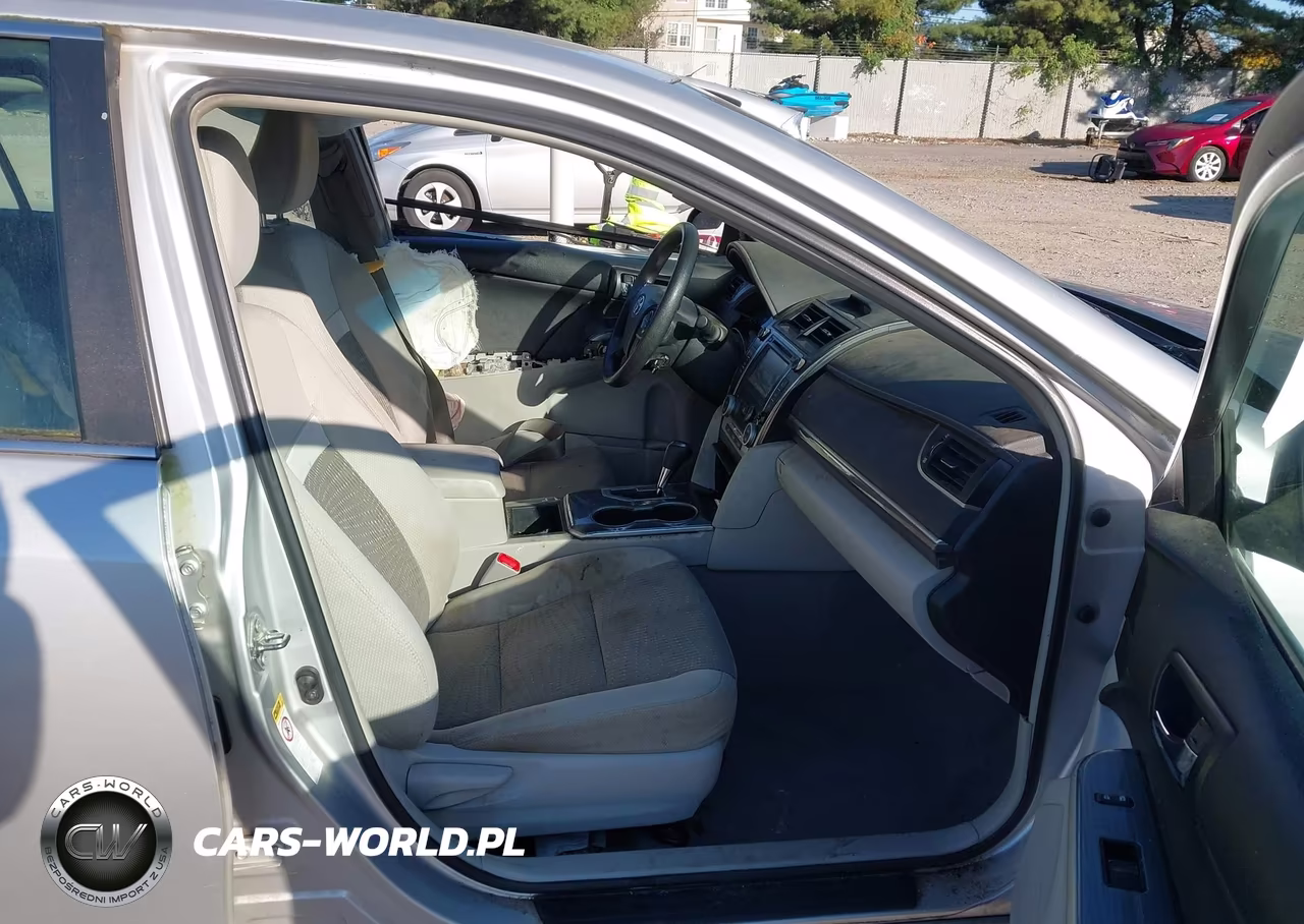 2014 Toyota Camry Hybrid Le VIN:4T1BD1FK6EU109618 - 5