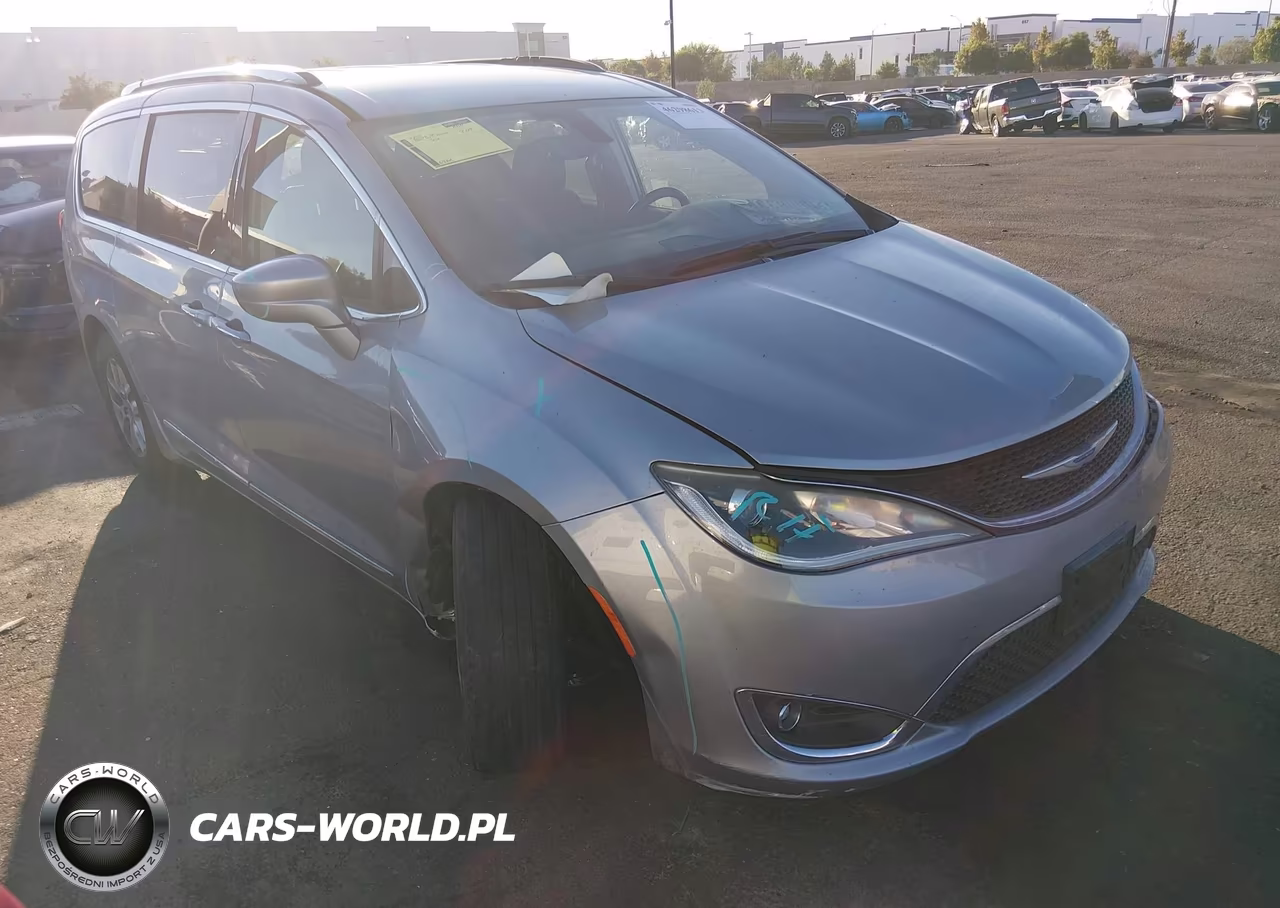 2020 Chrysler Pacifica Touring L