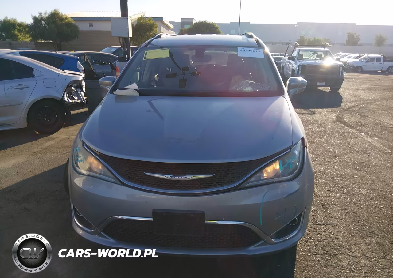 2020 Chrysler Pacifica Touring L VIN:2C4RC1BG2LR128264 - 12