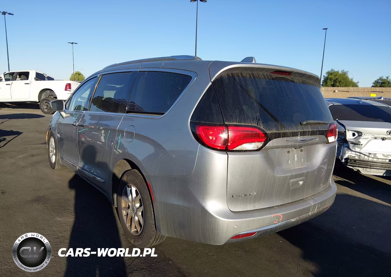 2020 Chrysler Pacifica Touring L VIN:2C4RC1BG2LR128264 - 14