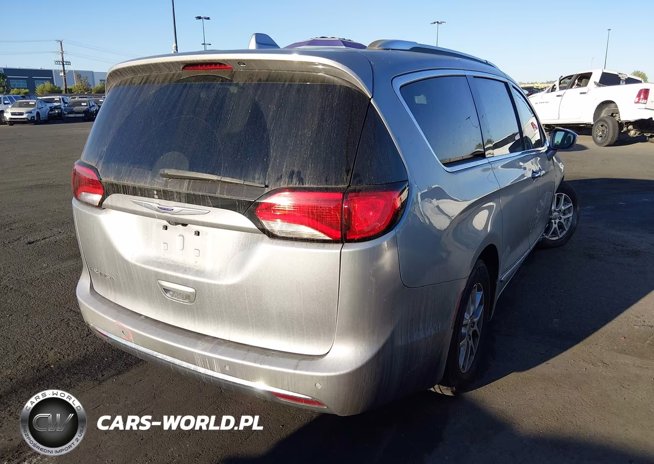 2020 Chrysler Pacifica Touring L VIN:2C4RC1BG2LR128264 - 4