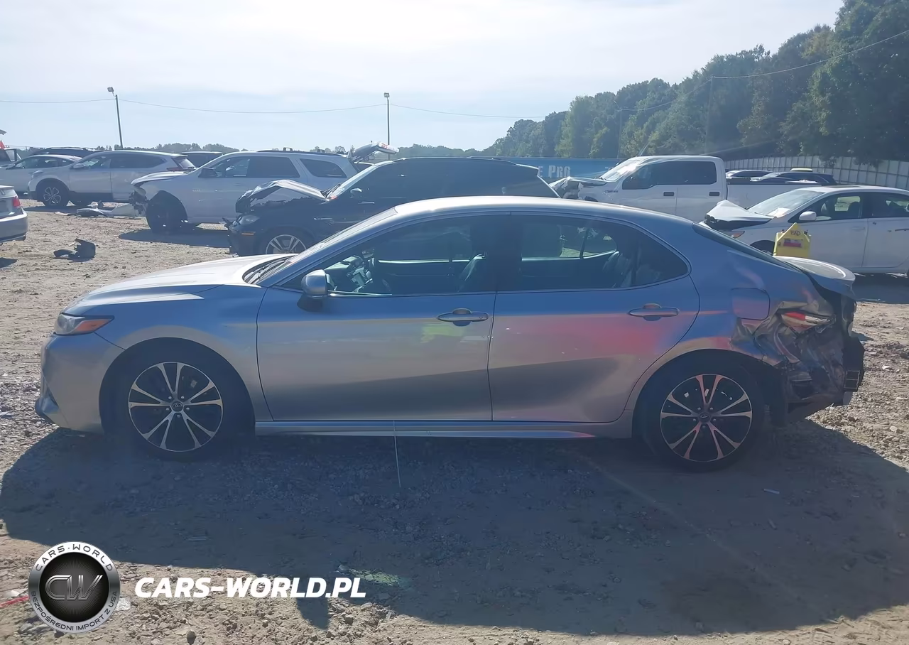 2018 Toyota Camry Se VIN:4T1B11HK6JU634078 - 14