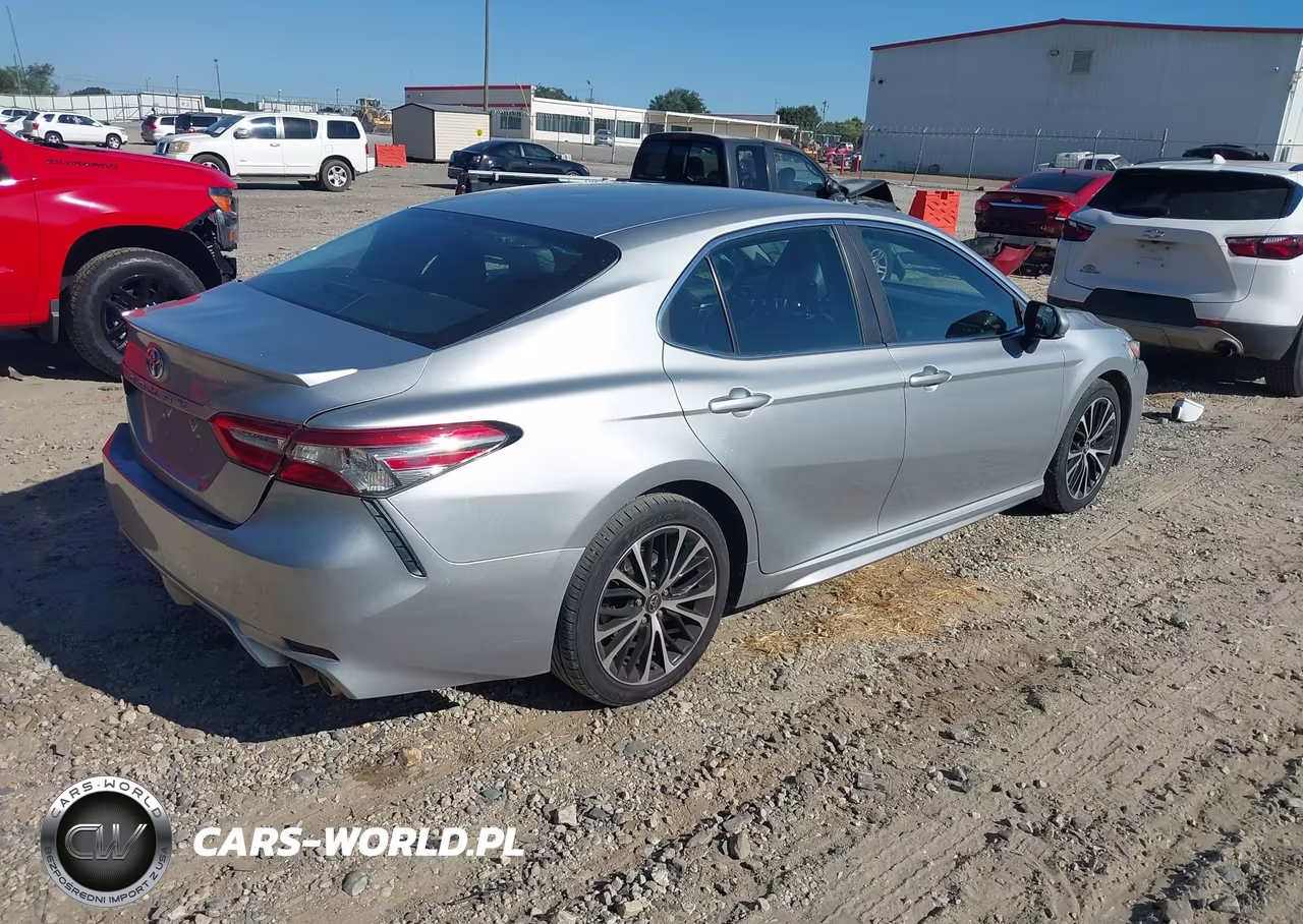 2018 Toyota Camry Se VIN:4T1B11HK6JU634078 - 4