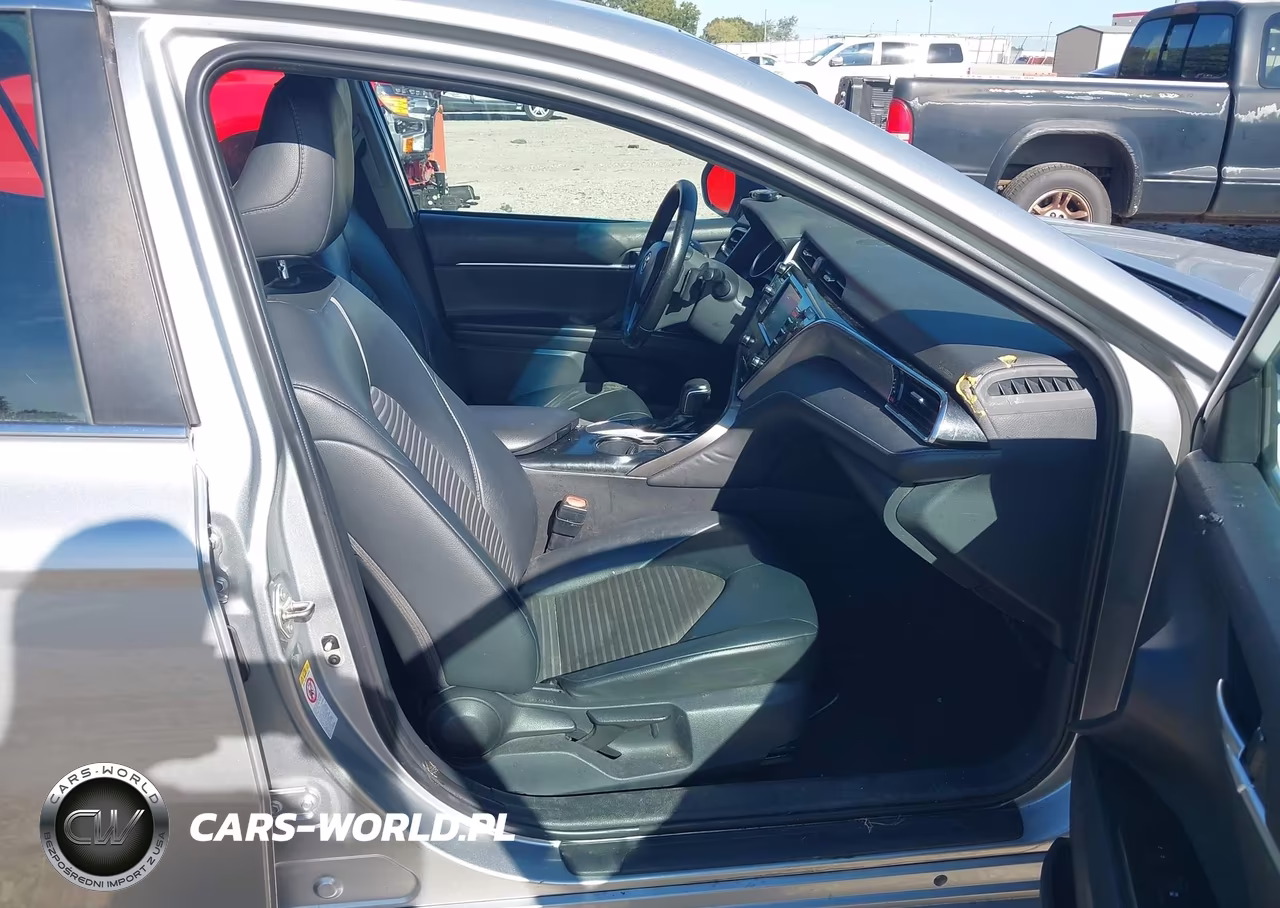 2018 Toyota Camry Se VIN:4T1B11HK6JU634078 - 5