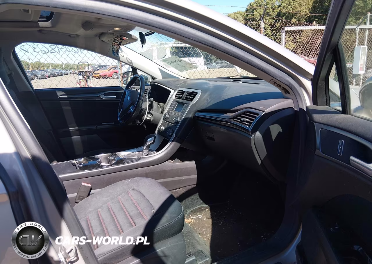 2015 Ford Fusion Se VIN:3FA6P0T90FR260915 - 5