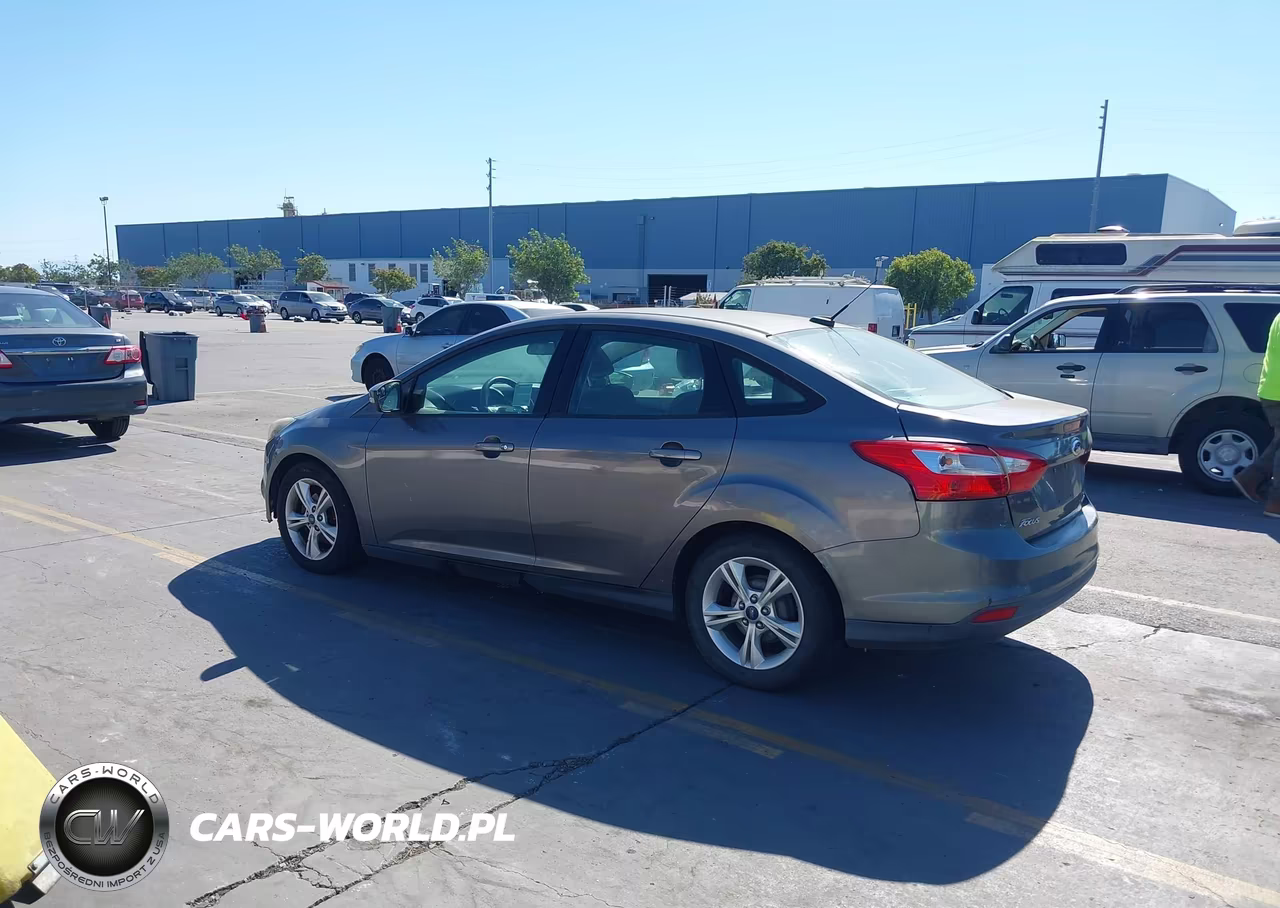 2014 Ford Focus Se VIN:1FADP3F28EL222188 - 3