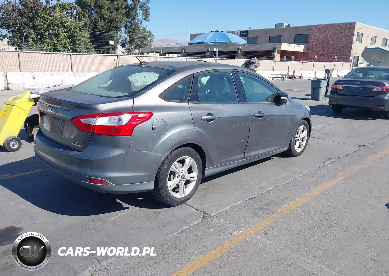 2014 Ford Focus Se VIN:1FADP3F28EL222188 - 4