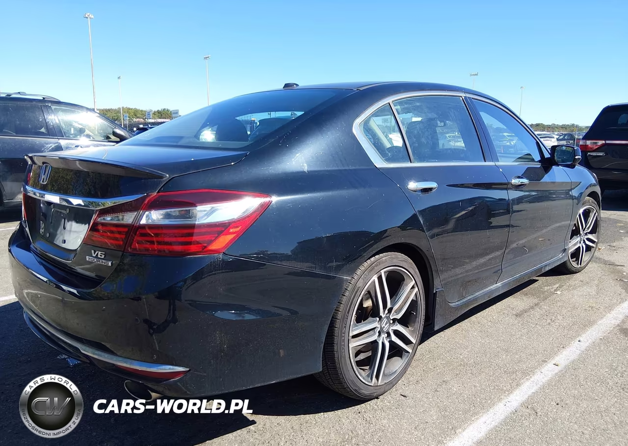 2017 Honda Accord Touring V6 VIN:1HGCR3F91HA008173 - 4