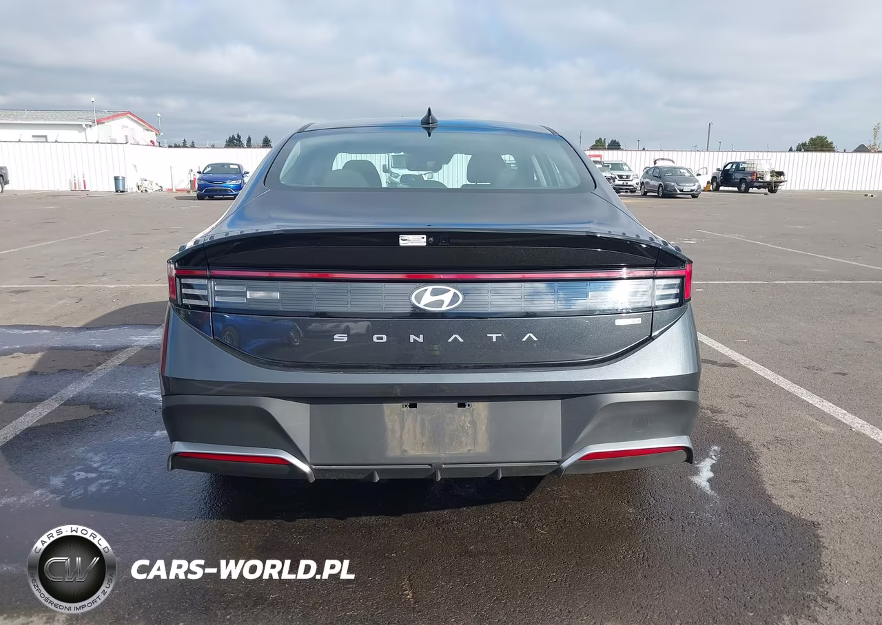 2026 Hyundai Sonata Hybrid Blue VIN:KMHL24JJ4TA157563 - 16
