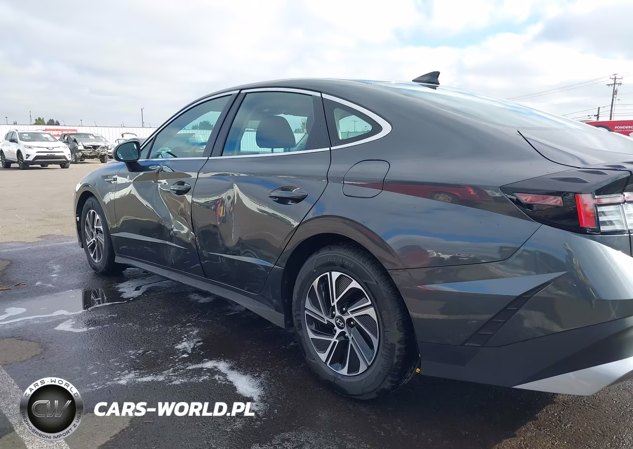 2026 Hyundai Sonata Hybrid Blue VIN:KMHL24JJ4TA157563 - 17