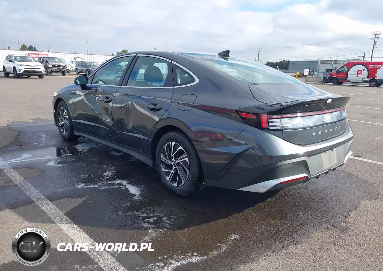 2026 Hyundai Sonata Hybrid Blue VIN:KMHL24JJ4TA157563 - 3