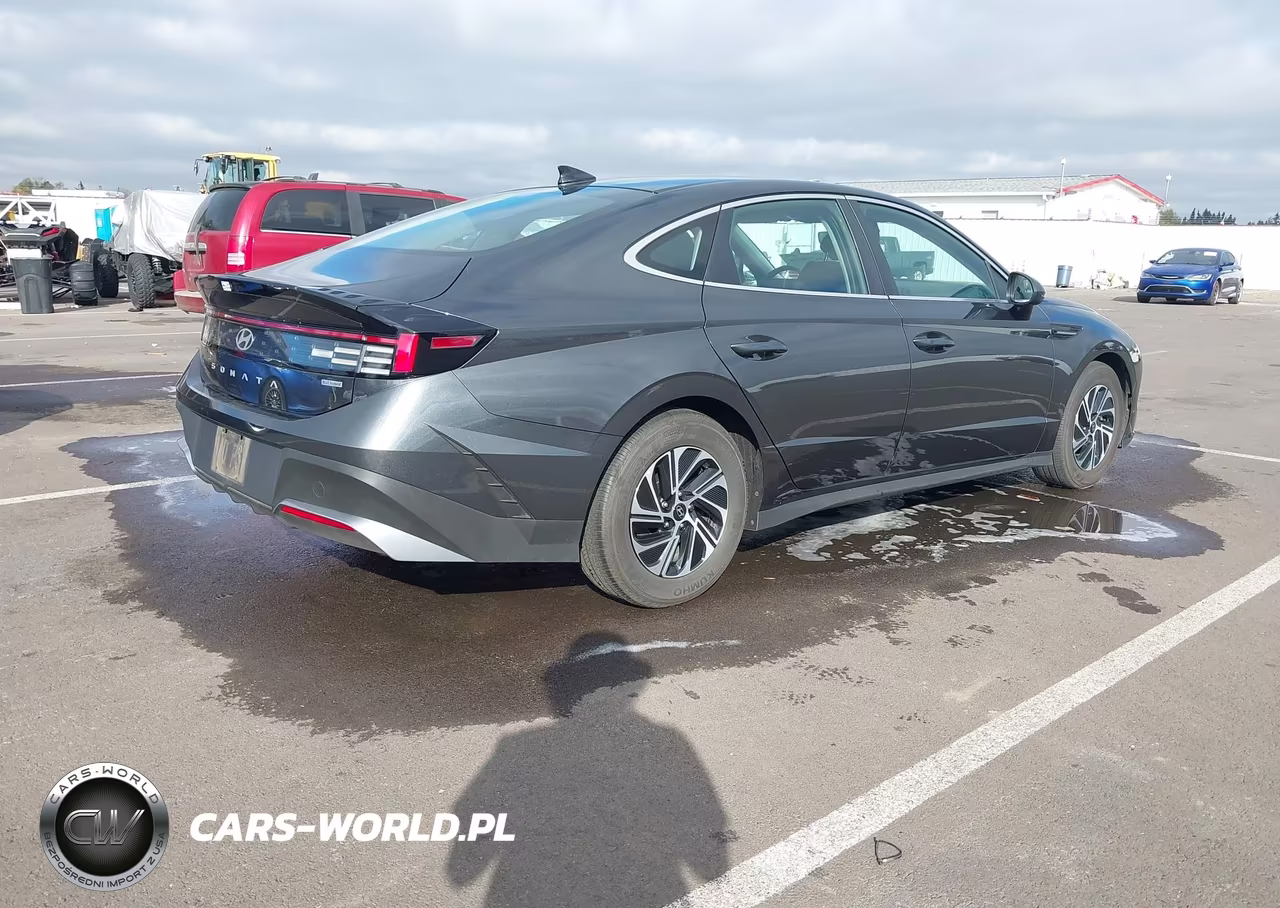 2026 Hyundai Sonata Hybrid Blue VIN:KMHL24JJ4TA157563 - 4