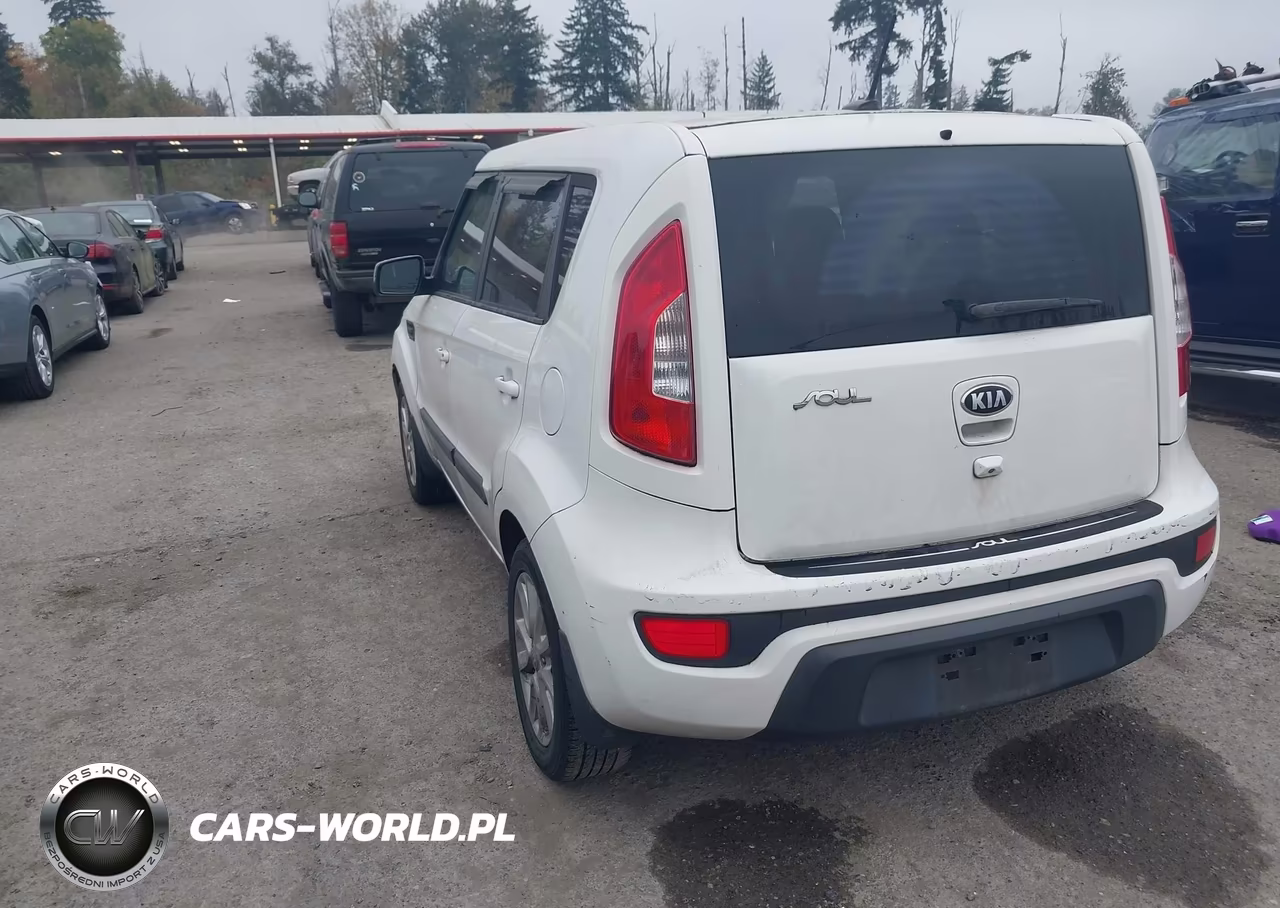 2013 Kia Soul + VIN:KNDJT2A6XD7525803 - 3