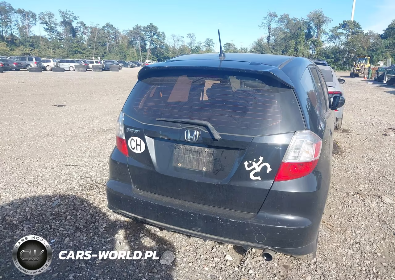 2013 Honda Fit Sport VIN:JHMGE8H50DC071023 - 16