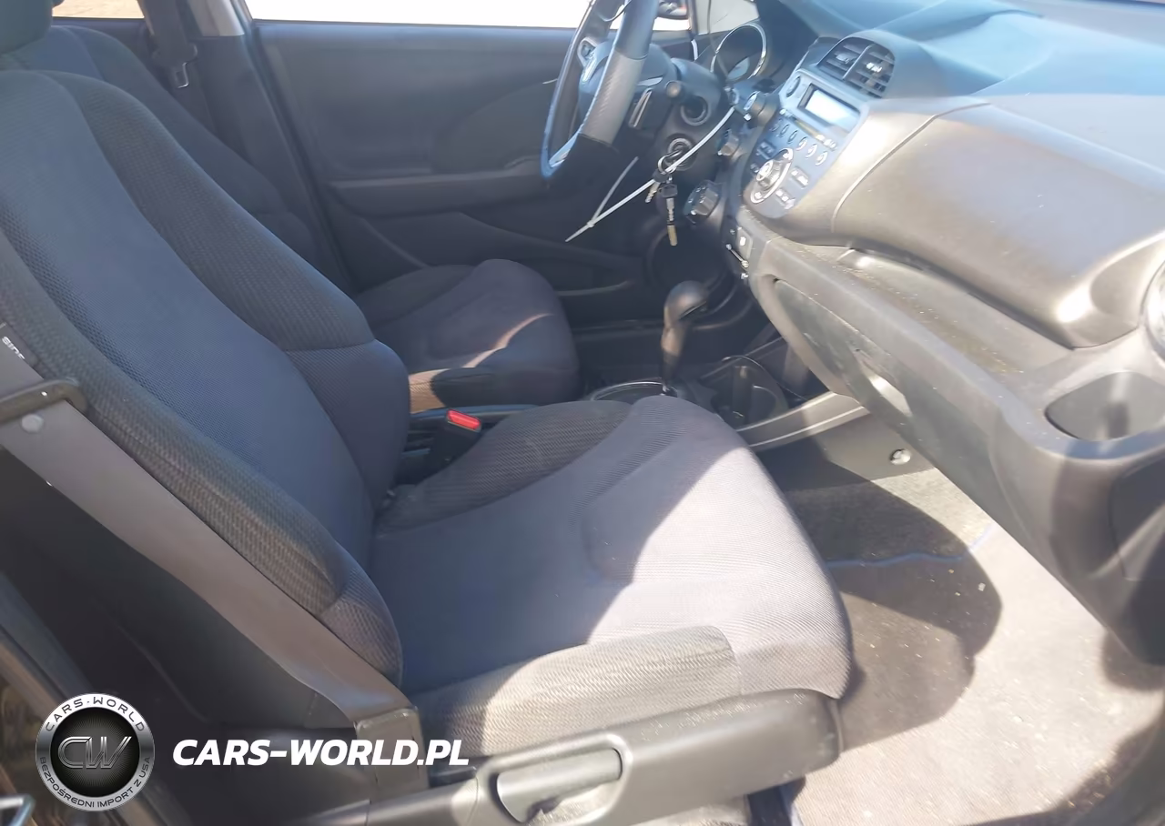 2013 Honda Fit Sport VIN:JHMGE8H50DC071023 - 5