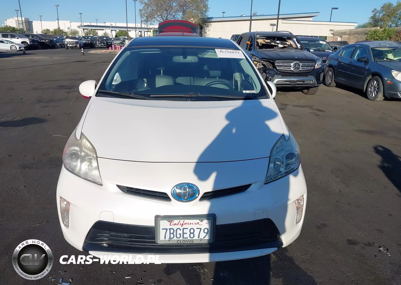 2013 Toyota Prius Four VIN:JTDKN3DU1D5639425 - 13