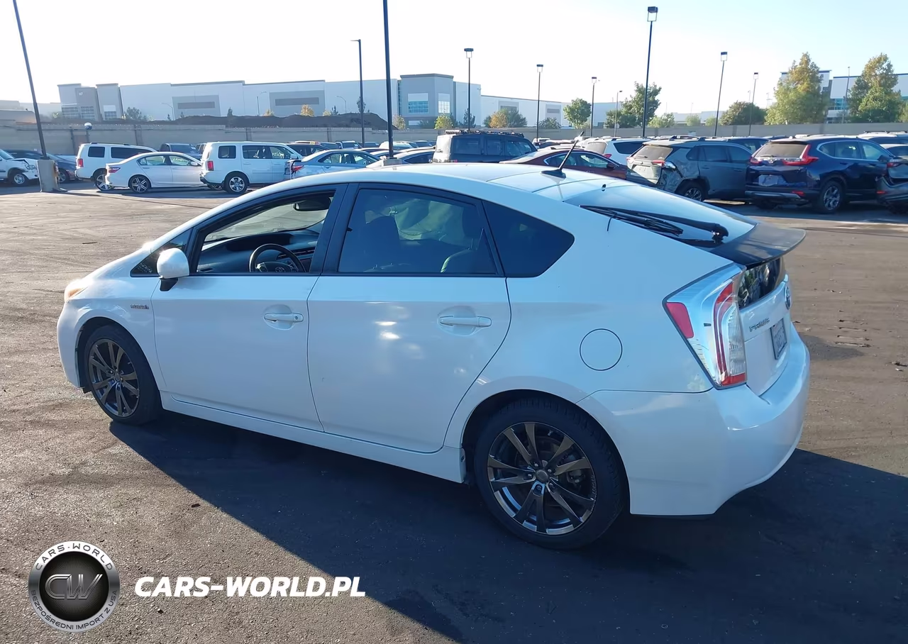 2013 Toyota Prius Four VIN:JTDKN3DU1D5639425 - 15