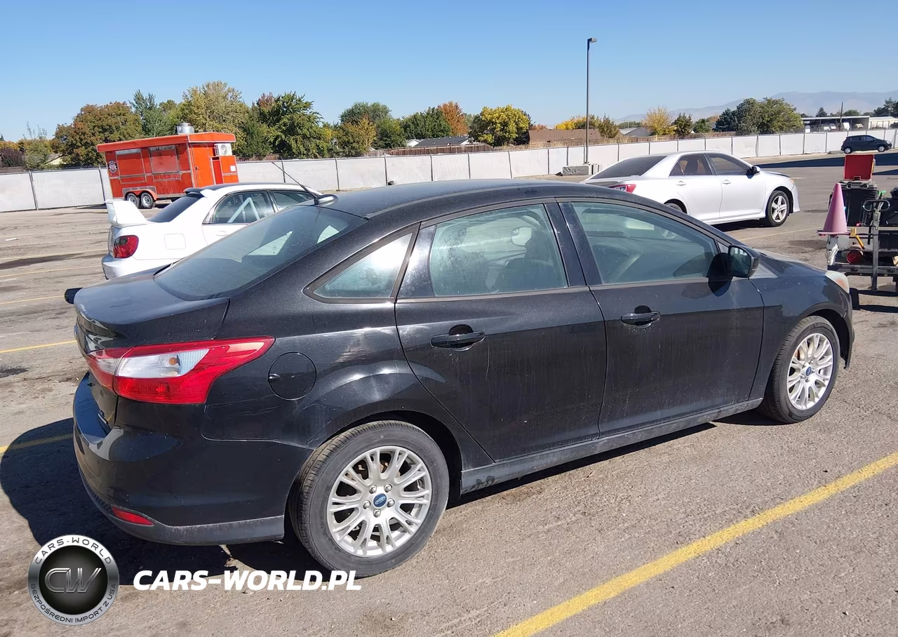 2012 Ford Focus Se VIN:1FAHP3F24CL424671 - 4