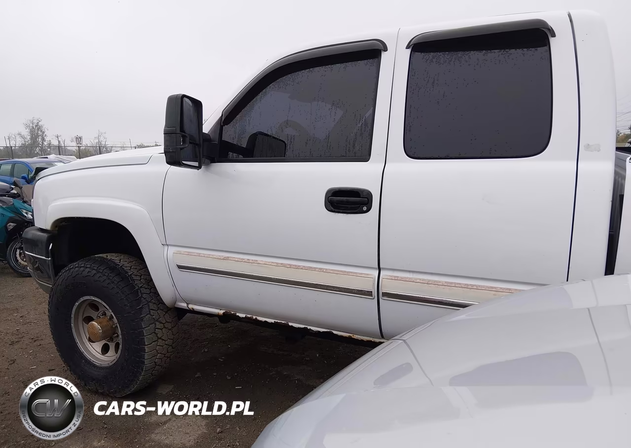 2005 Chevrolet Silverado 2500Hd Ls VIN:1GCHK29255E118472 - 3