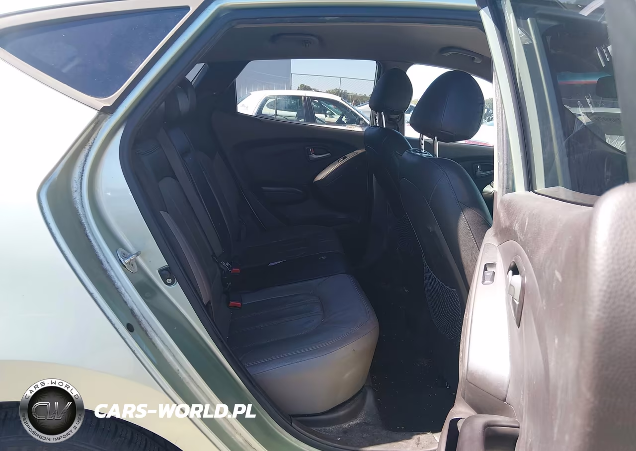 2010 Hyundai Tucson Limited VIN:KM8JU3AC9AU060495 - 8