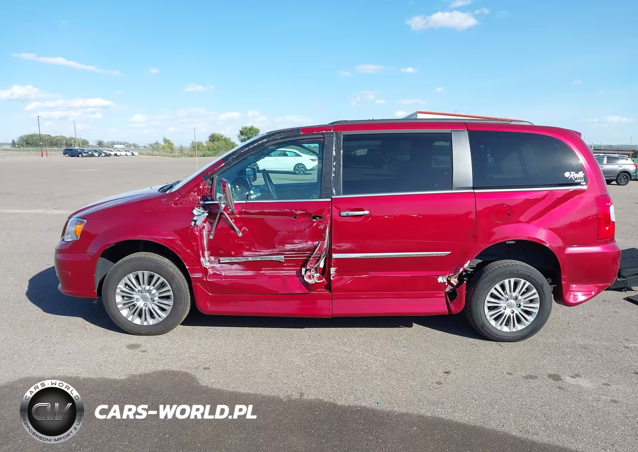 2015 Chrysler Town & Country Touring-L VIN:2C4RC1CG9FR583082 - 15